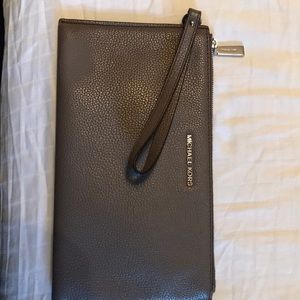 Michael Kora grey wristlet